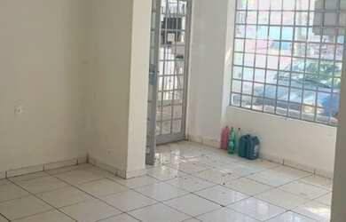 Imagem: O depósito possui 4 Vagas na garagem, 210m² de Área e está