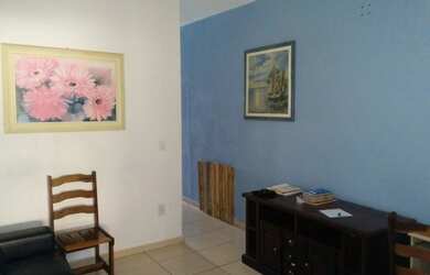 Imagem: A casa possui 2 Dormitórios, 1 Banheiro, 1 Vaga na garagem