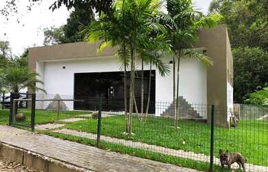 Imagem: A casa em condomínio possui 2 Dormitórios, 2 Banheiros, 4