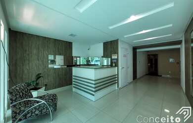 Imagem: O apartamento possui 1 Dormitório, 1 Banheiro, 1 Vaga na garagem