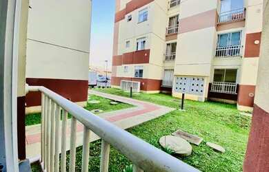 Imagem: O apartamento possui 2 Dormitórios, 1 Banheiro, 1 Vaga na garagem