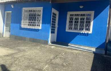 Imagem: A casa possui 2 Dormitórios, 1 Banheiro, 3 Vagas na garagem