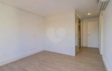 Imagem 15: Andar alto, vista expetacular e ao lado do metrô Campo Belo