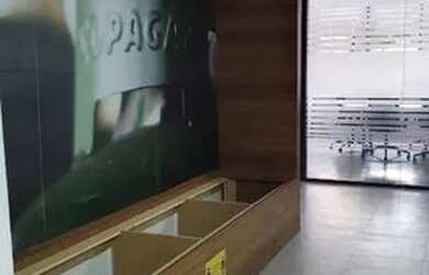 Imagem: O depósito possui 2 Vagas na garagem, 147m² de Área e está