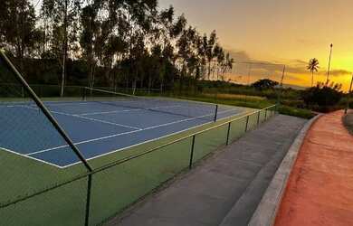 Imagem: O terreno possui 381m² de Área e está localizado em Limoeiro