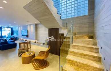 Imagem: A casa em condomínio possui 5 Dormitórios, 5 Banheiros, 4