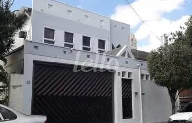 Imagem: A casa possui 5 Banheiros, 4 Vagas na garagem e 500m² de Área