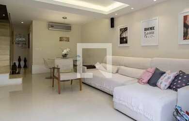 Imagem: A casa em condomínio possui 3 Dormitórios, 5 Banheiros, 2