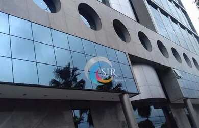 Imagem: O depósito possui 5 Vagas na garagem, 1.350m² de Área e