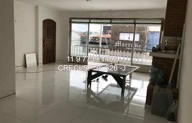 Imagem: A casa possui 3 Dormitórios, 3 Banheiros, 2 Vagas na garagem