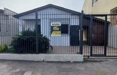 Imagem: A casa possui 2 Dormitórios, 2 Banheiros, 2 Vagas na garagem