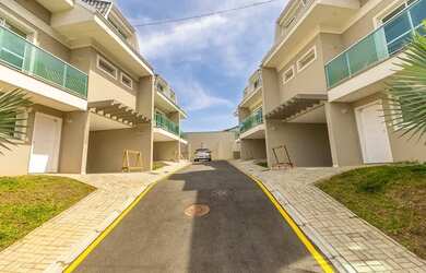 Imagem: A casa em condomínio possui 3 Dormitórios, 3 Banheiros, 2