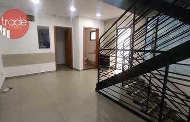 Imagem: O depósito possui 5 Vagas na garagem, 567m² de Área e está