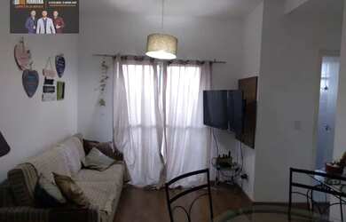 Imagem: O apartamento possui 2 Dormitórios, 1 Banheiro, 1 Vaga na garagem