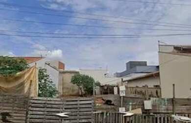 Imagem: O terreno possui 250m² de Área, Imóvel novo e está localizado