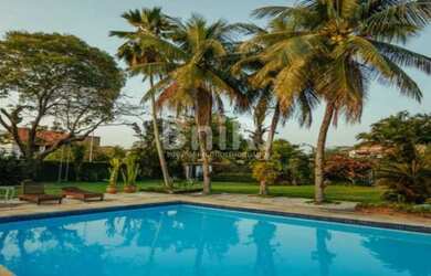 Imagem: A casa em condomínio possui 5 Dormitórios, 4 Banheiros, 4