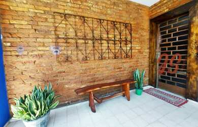 Imagem: A casa possui 4 Dormitórios, 3 Banheiros, 5 Vagas na garagem