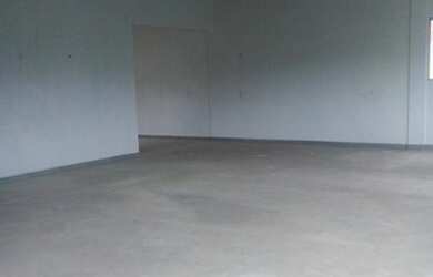 Imagem: O depósito possui 400m² de Área e está localizado em Pedra