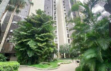 Imagem: O apartamento possui 4 Dormitórios, 3 Banheiros, 2 Vagas na