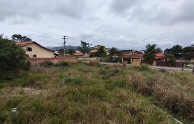 Imagem: O terreno possui 450m² de Área e está localizado em Jaconé