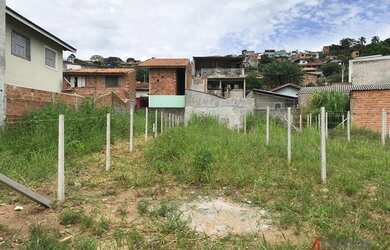 Imagem: O terreno possui 760m² de Área e está localizado em Jardim
