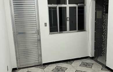 Imagem: A kitnet possui 1 Dormitório e 1 Banheiro e está localizado