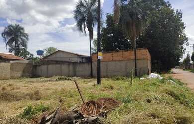 Imagem: O terreno possui 349m² de Área, Imóvel novo e está localizado