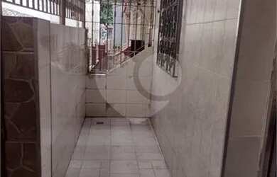 Imagem: A casa possui 4 Dormitórios, 1 Banheiro, 90m² de Área e