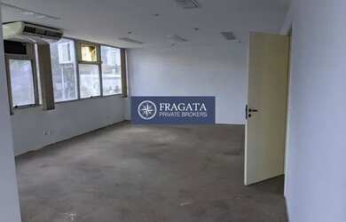 Imagem: O depósito possui 328m² de Área e está localizado em Jardim