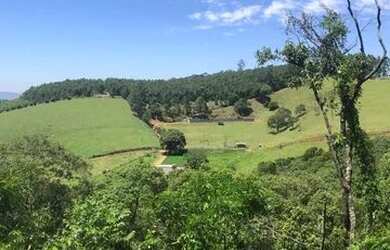 Imagem: O terreno possui 600m² de Área e está localizado em Centro