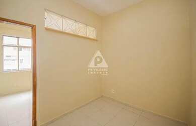 Imagem: A kitnet possui 1 Dormitório, 1 Banheiro, 35m² de Área e