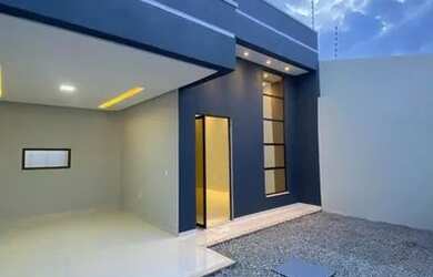 Imagem: A casa possui 3 Dormitórios, 2 Banheiros, 2 Vagas na garagem