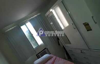 Imagem: O apartamento possui 3 Dormitórios, 2 Banheiros, 70m² de Área