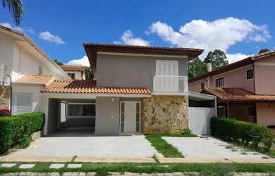 Imagem: A casa possui 4 Dormitórios, 4 Banheiros, 3 Vagas na garagem