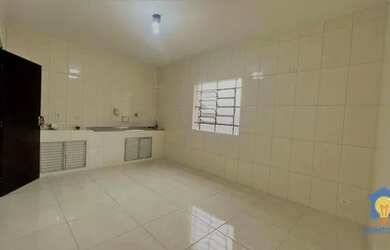 Imagem 5: Casa com 5 dorms para Alugar, 500 m² por R$ 2.400/mês - Jardim Sadie...
