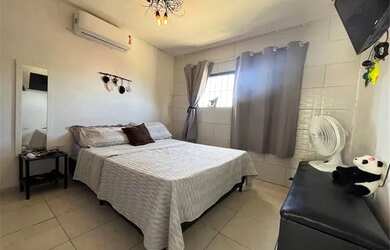 Imagem: A casa em condomínio possui 4 Dormitórios, 3 Banheiros, 1