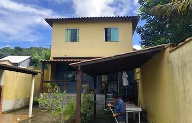 Imagem: A casa possui 4 Dormitórios, 3 Banheiros, 5 Vagas na garagem