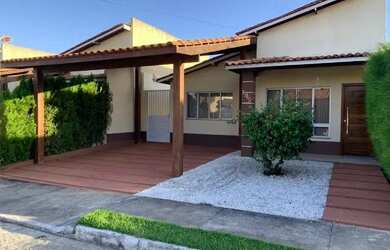 Imagem: A casa em condomínio possui 3 Dormitórios, 2 Banheiros, 2