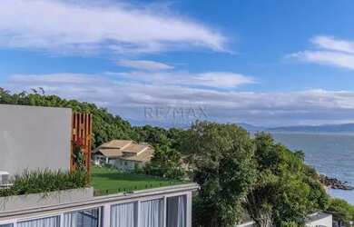 Imagem: A casa em condomínio possui 5 Dormitórios, 5 Banheiros, 5