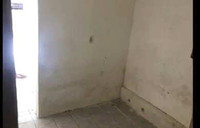 Imagem: A casa possui 2 Dormitórios, 2 Banheiros, 1 Vaga na garagem