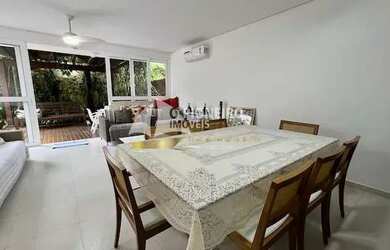 Imagem: A casa em condomínio possui 4 Dormitórios, 4 Banheiros, 2