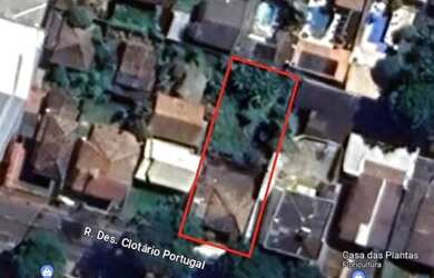 Imagem: O terreno possui 560m² de Área e está localizado em Centro