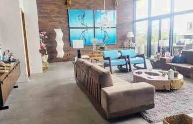 Imagem 1: CASA DE ESQUINA EM CONDOMÍNIO ALTO PADRÃO