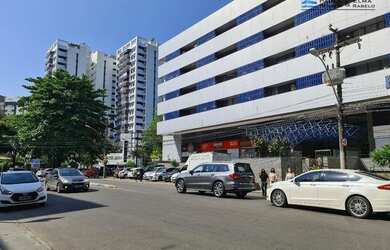 Imagem: O depósito possui 2 Vagas na garagem e 70m² de Área e está