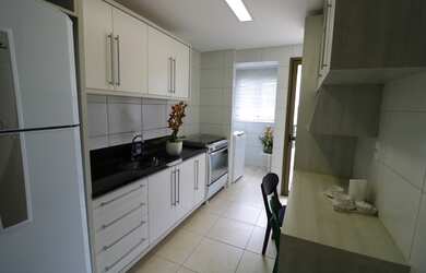 Imagem: O apartamento possui 3 Dormitórios, 2 Banheiros, 2 Vagas na