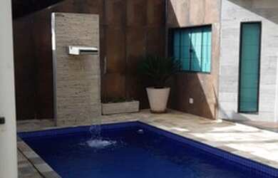 Imagem: A casa em condomínio possui 1 Dormitório, 2 Banheiros, 3 Vagas