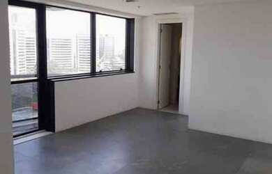 Imagem: O depósito possui 1 Vaga na garagem, 33m² de Área e está