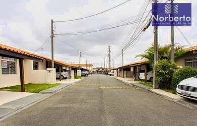 Imagem: A casa em condomínio possui 4 Dormitórios, 2 Banheiros, 2