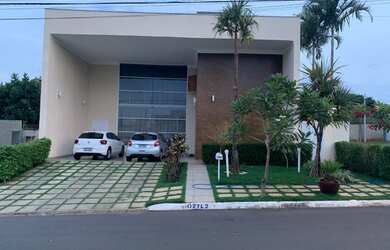 Imagem: A casa em condomínio possui 4 Dormitórios, 5 Banheiros, 5