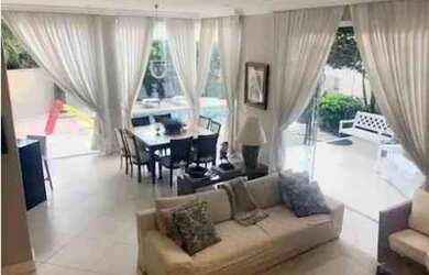 Imagem: A casa possui 4 Dormitórios, 5 Banheiros, 600m² de Área e